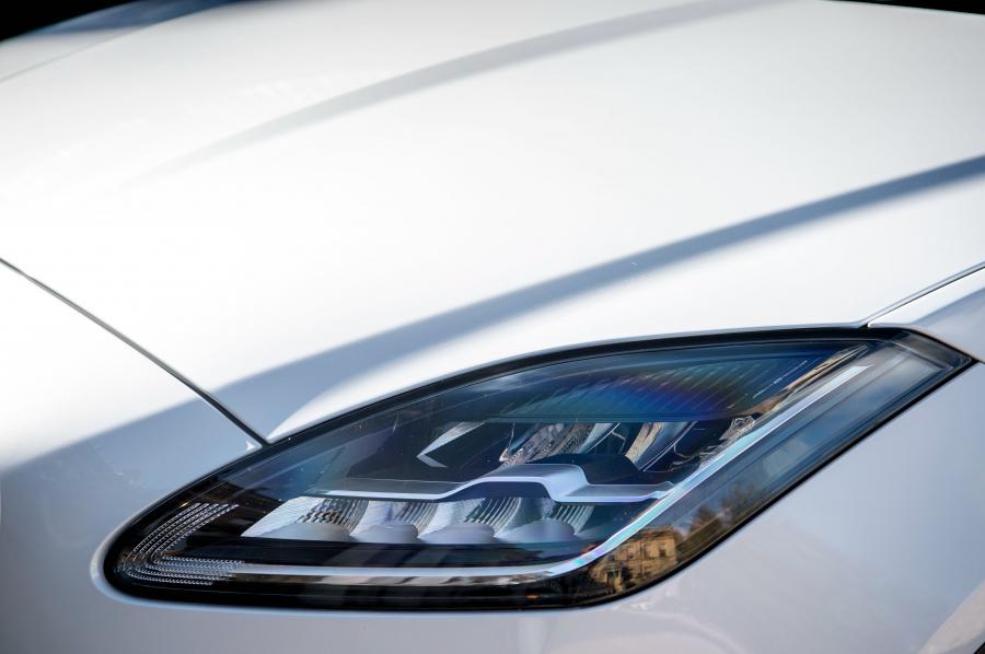 Детали экстерьера Jaguar E-Pace D150 2018 года  (UK) (фото 33 из 39)
